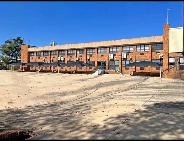 3,891M² WAREHOUSE TO LET IN KELVIN