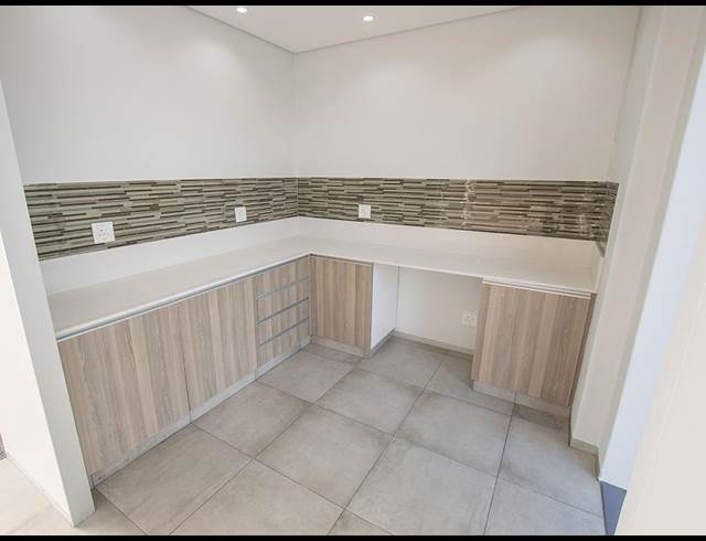 1,901M² OFFICE TO LET IN ILLOVO