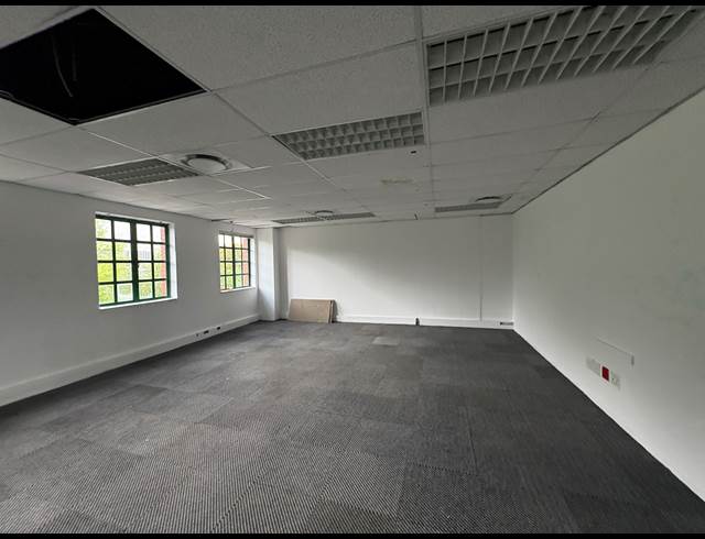 232M² OFFICE TO LET IN CLAREMONT