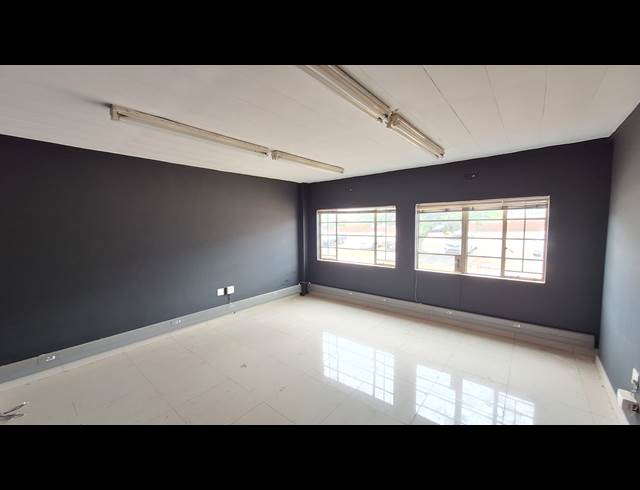 710M² WORKSHOP TO LET IN ROBERTVILLE