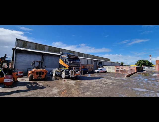 500M² WORKSHOP TO LET IN AIRPORT INDUSTRIA