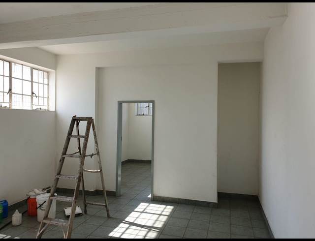 75M² OFFICE TO LET IN ELECTRON