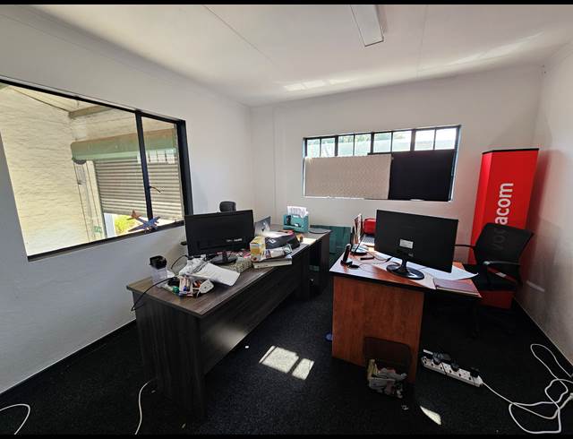243M² MINI FACTORY TO LET IN KYA SANDS