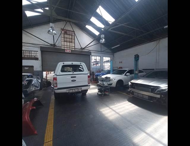 1,200M² WAREHOUSE TO LET IN CITY WEST