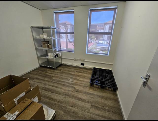 1,175M² OFFICE TO LET IN CENTURY CITY