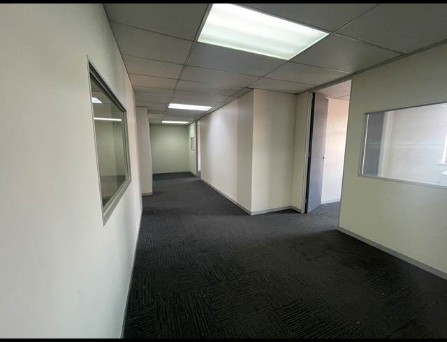 283M² OFFICE TO LET IN BARTLETT