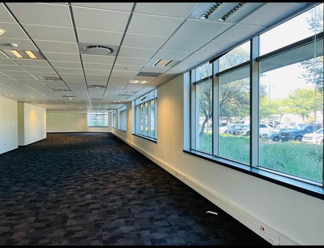 2,000M² OFFICE TO LET IN WATERFALL