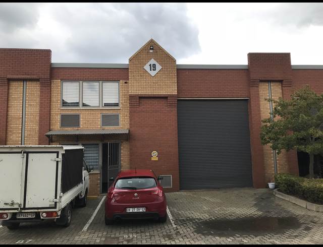 269M² WAREHOUSE TO LET IN STRIJDOMPARK
