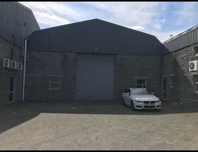 702M² WAREHOUSE RENTED IN EPPING INDUSTRIAL