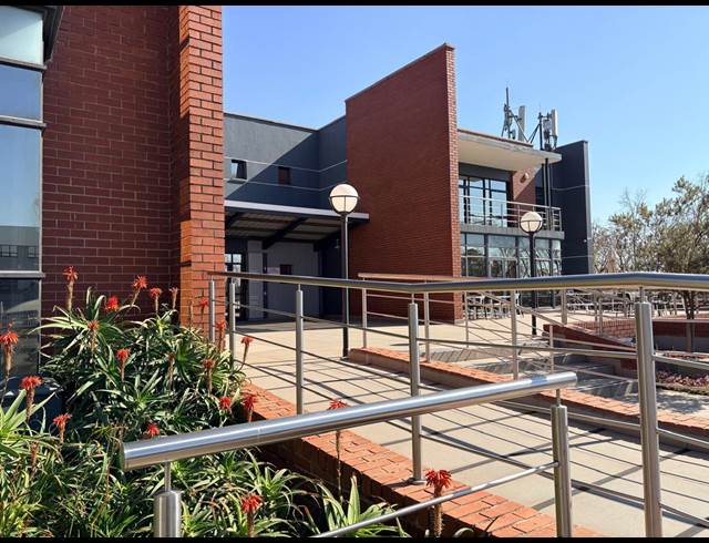 780M² OFFICE TO LET IN MIDRIDGE PARK