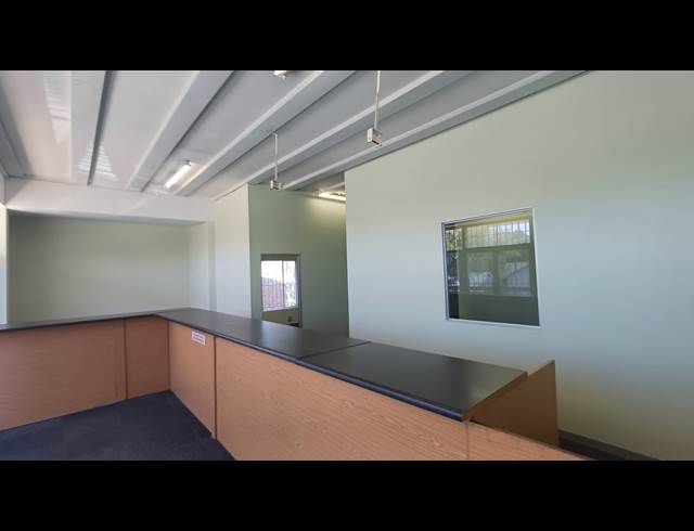 144M² OFFICE TO LET IN OAKDENE