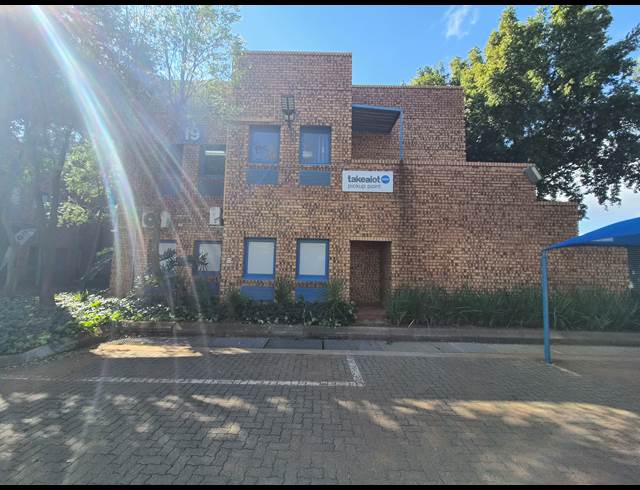 818M² OFFICE TO LET IN RANDJESPARK