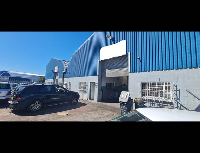 900M² FACTORY TO LET IN OTTERY EAST