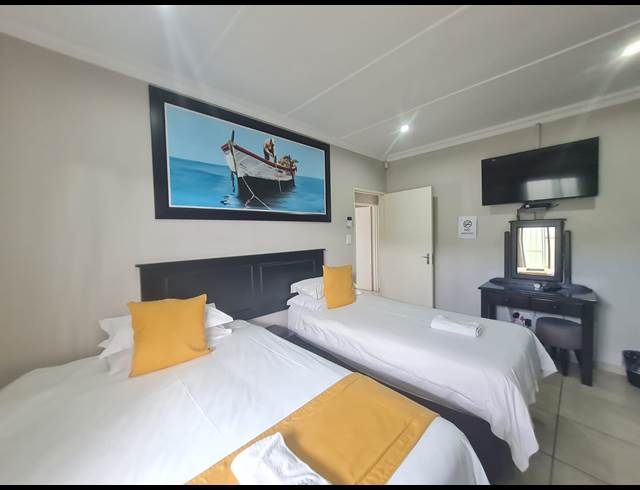 3 BEDROOM DUET TO LET IN BIRDSWOOD
