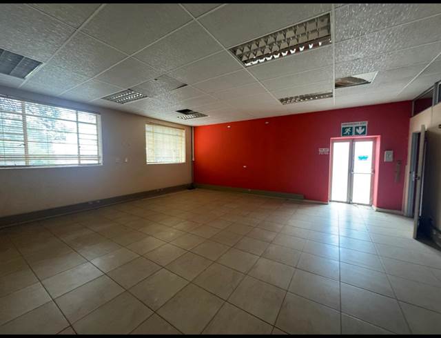 573M² OFFICE TO LET IN MODDERFONTEIN