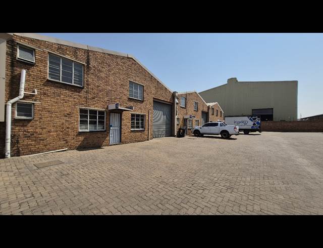 264M² FACTORY TO LET IN ANDERBOLT
