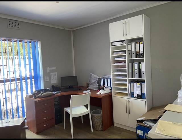 75M² OFFICE TO LET IN TOKAI