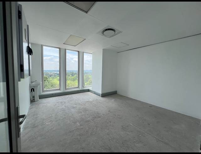 27M² OFFICE TO LET IN ILLOVO