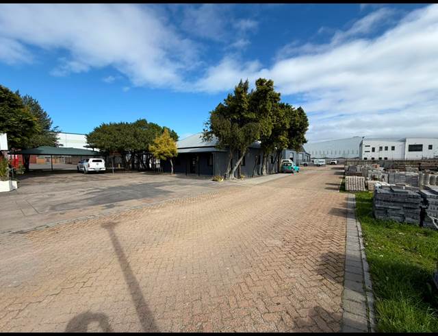 1,750M² OFFICE TO LET IN PHILIPPI