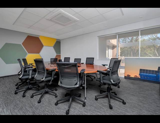 1,861M² OFFICE TO LET IN WOODMEAD