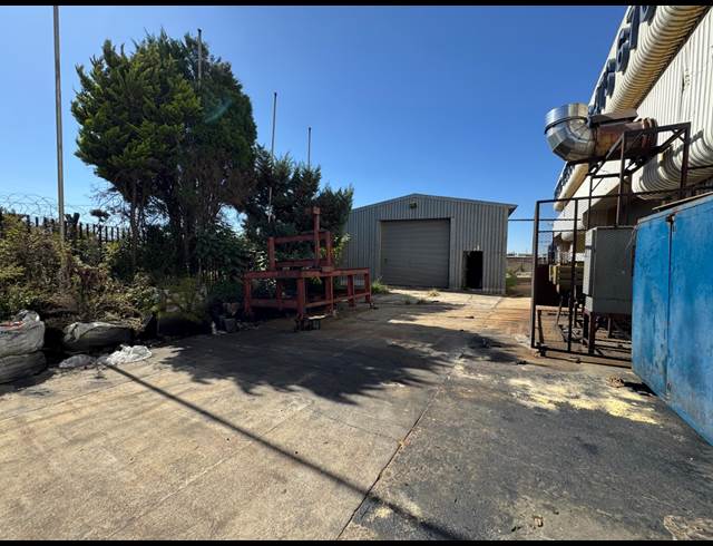 186M² WAREHOUSE TO LET IN STORMILL
