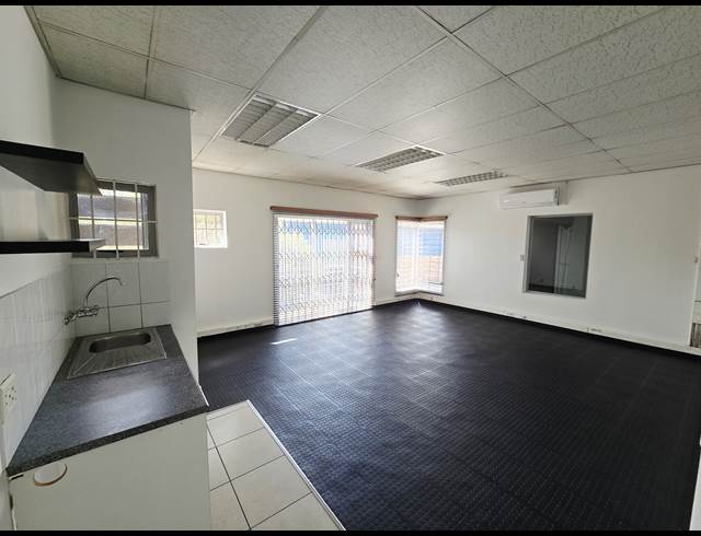 353M² WAREHOUSE TO LET IN NORTH RIDING