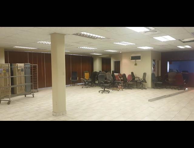 4,500M² OFFICE TO LET IN ISANDO
