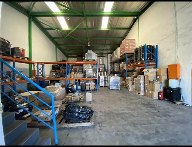 269M² WAREHOUSE TO LET IN SPRINGFIELD