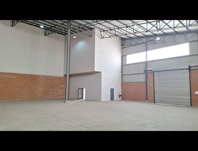 677M² WAREHOUSE TO LET IN COSMO BUSINESS PARK