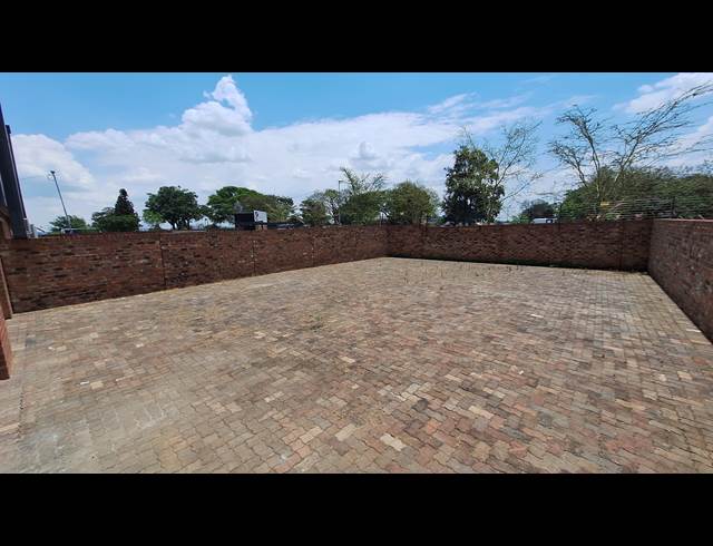 188M² WAREHOUSE TO LET IN HONEYDEW