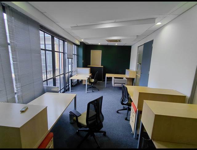 45M² OFFICE TO LET IN FOURWAYS