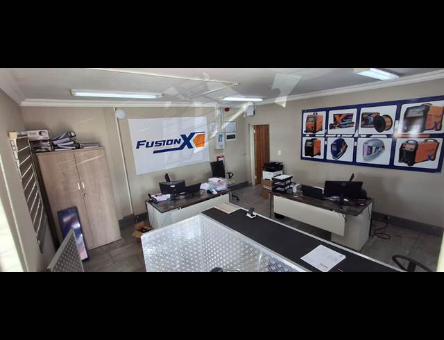 520M² WAREHOUSE TO LET IN HELDERWYK