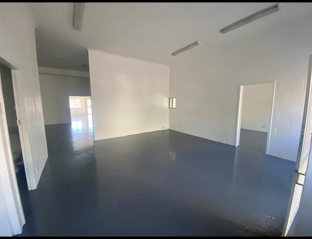 200M² WAREHOUSE TO LET IN MILNERTON CENTRAL