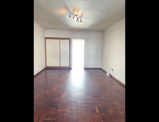 0.5 BEDROOM APARTMENT RENTED IN ORANJEZICHT