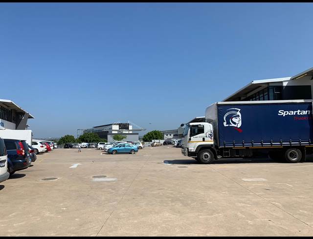 528M² WAREHOUSE TO LET IN RIVERHORSE VALLEY