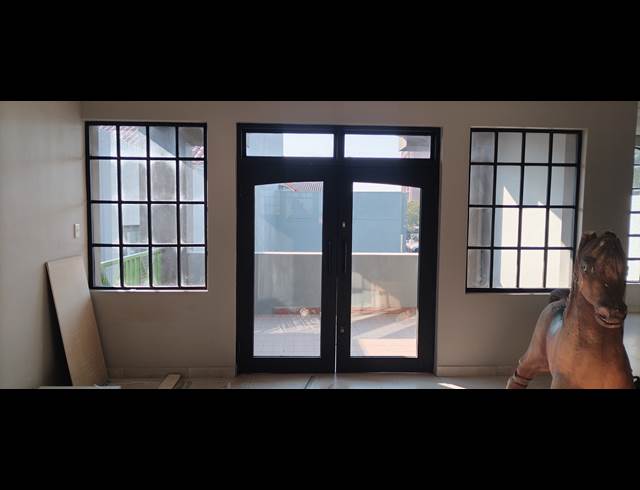 252M² BUSINESS CENTRE TO LET IN NELSPRUIT EXT 14