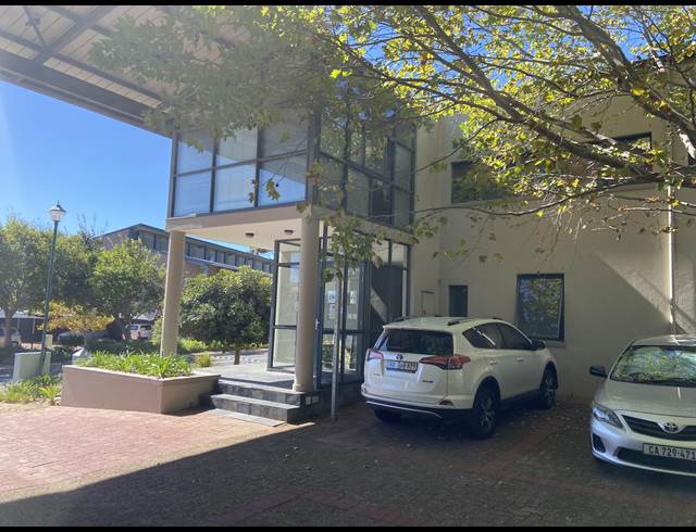 77M² OFFICE TO LET IN WESTLAKE