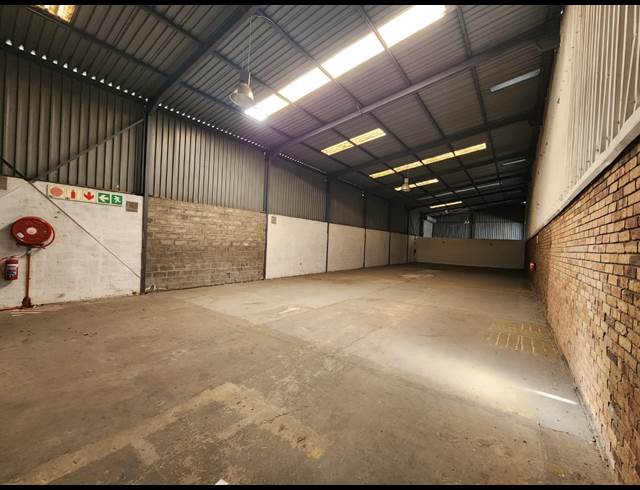 2,770M² WAREHOUSE TO LET IN EPPING INDUSTRIAL