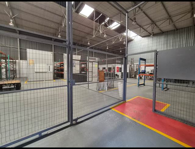 4,195M² WAREHOUSE TO LET IN HALFWAY HOUSE