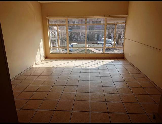 1 BEDROOM PROPERTY TO RENT IN DIE BULT