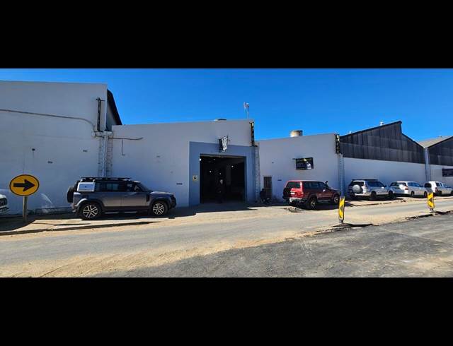 800M² WAREHOUSE TO LET IN PAARL CENTRAL