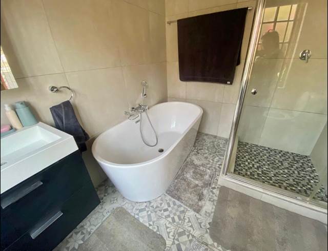 3 BEDROOM HOUSE TO LET IN PARKTOWN