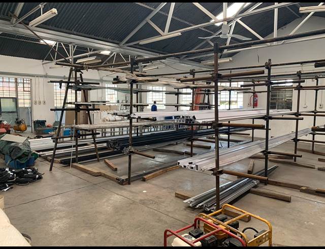278M² WAREHOUSE TO LET IN KEW