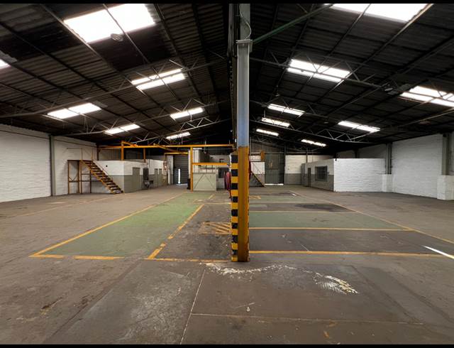760M² WAREHOUSE RENTED IN BEACONVALE
