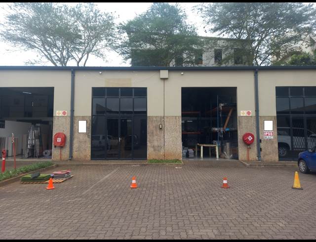 171M² SHOWROOM RENTED IN BALLITO CENTRAL