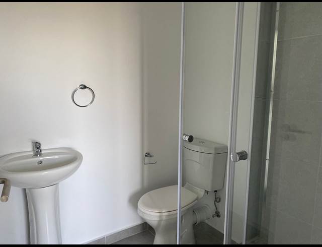 2 BEDROOM APARTMENT TO LET IN SALT ROCK