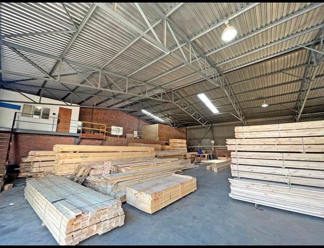 2,500M² WAREHOUSE TO LET IN SPARTAN