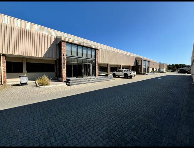 400M² BUILDING TO LET IN EPPING INDUSTRIAL
