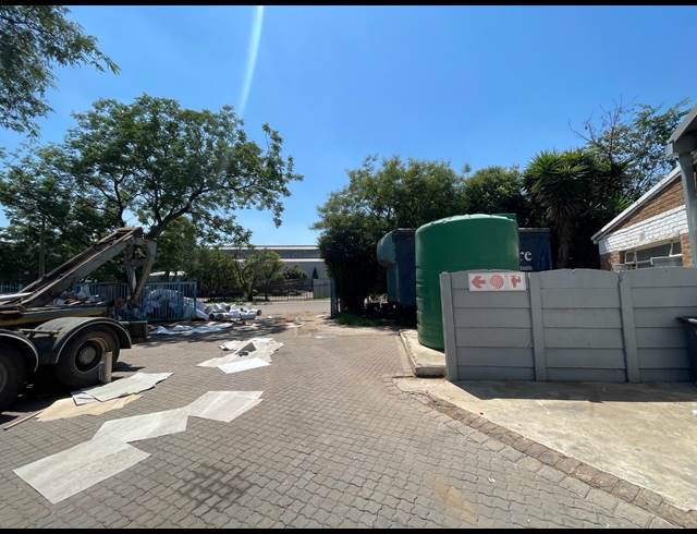 864M² FACTORY TO LET IN BOKSBURG EAST