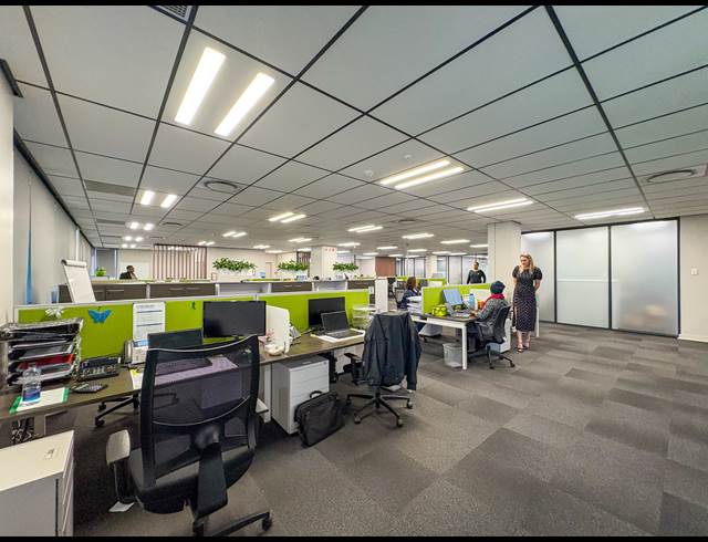 1,679M² OFFICE TO LET IN LA LUCIA RIDGE